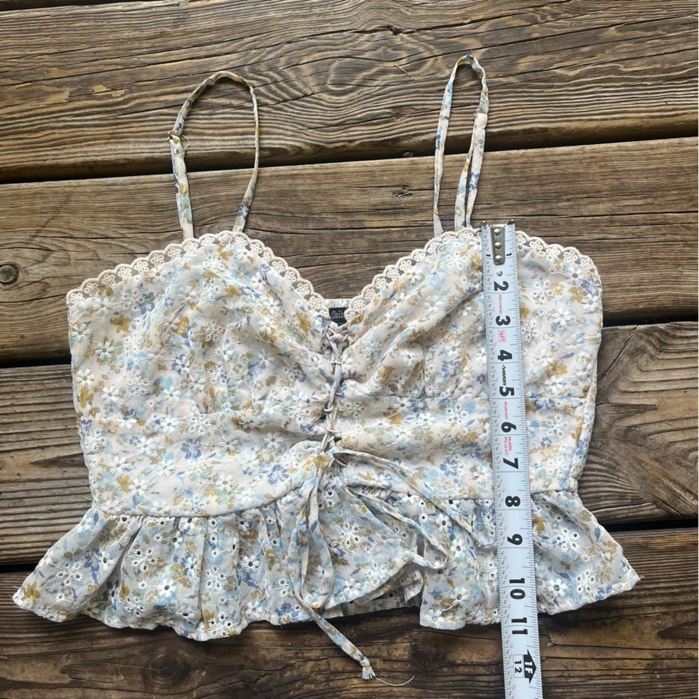 White Lace Floral Tank Top Cami Women’s Small Wild Fable Embroidered Blouse - Picture 6 of 9